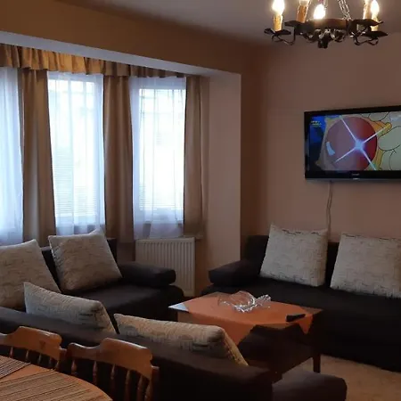Brill Apartmanhaz Siofok Σίοφοκ