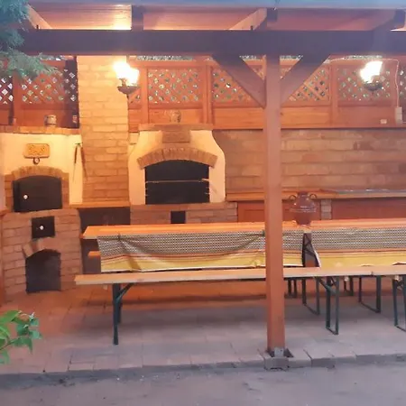 Brill Apartmanhaz Siofok * Σίοφοκ