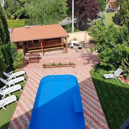 Brill Apartmanhaz Siofok Ξενοδοχείο με διαμερίσματα Σίοφοκ