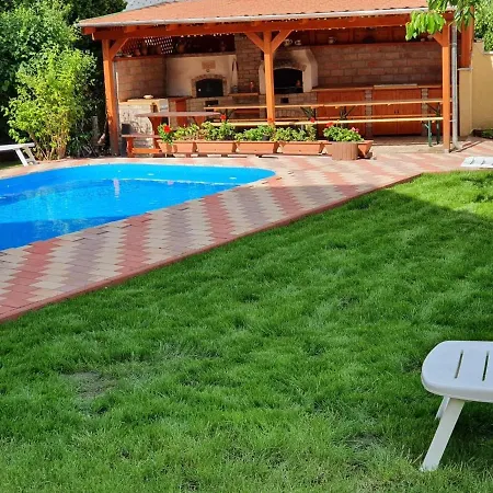 Ξενοδοχείο με διαμερίσματα Brill Apartmanhaz Siofok Σίοφοκ